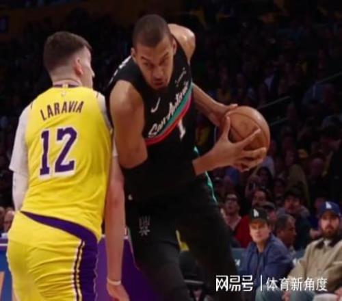 強得可怕！趕超鄧肯，文班少用了1236場