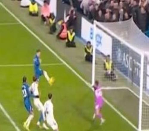 這也能飛帕爾默門前半米踢飛空門，痛失絕殺