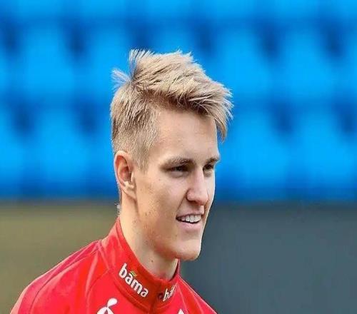 索爾巴肯建議厄德高放棄力量訓(xùn)練，哈蘭德的身體消耗程度過高