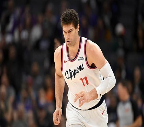 能力達(dá)不到先發(fā)中鋒的水準(zhǔn)！快船內(nèi)線老將簡(jiǎn)直是被火箭各種針對(duì)