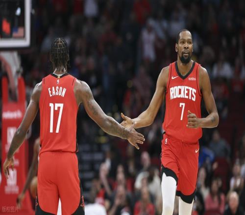 巨星對(duì)飆！杜蘭特26+6+3得分里程碑！小卡空砍24+8+3，謝潑德救主