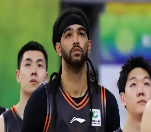 勝廣廈媒體采訪！邱彪滿意瓊斯首秀，點贊王證謝智杰，談情緒爆發(fā)