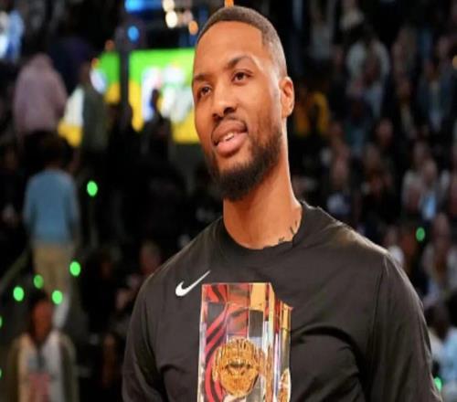 卡子哥是當(dāng)代喬丹，華子是喬丹私生子，卡子打華子，就像爸爸打孩子！