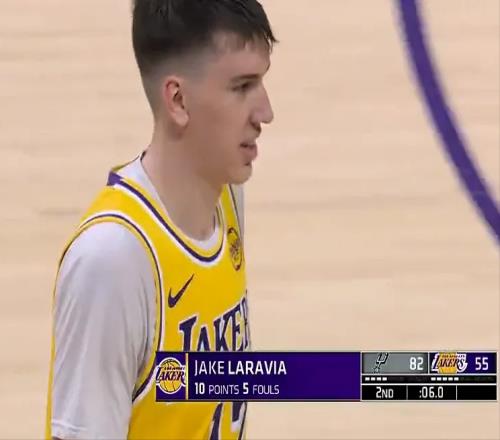 26分鐘轟40+12！文班亞馬暴打湖人，小將18分鐘6犯，網(wǎng)友：洋悍僧