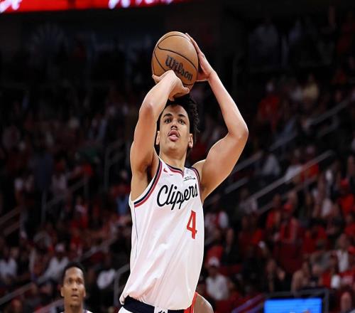 狀態(tài)簡(jiǎn)直是差到了極點(diǎn)！快船鋒線新秀面對(duì)火箭打出了災(zāi)難級(jí)表現(xiàn)