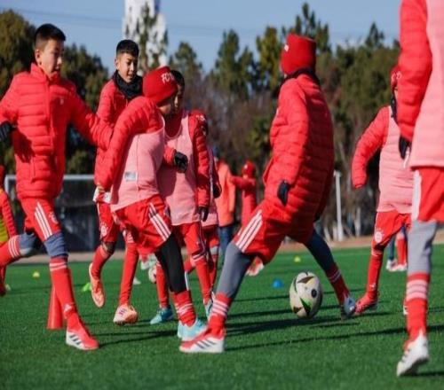 德企聯(lián)手拜仁慕尼黑，帶領(lǐng)新疆足球少年開(kāi)啟公益青訓(xùn)計(jì)劃