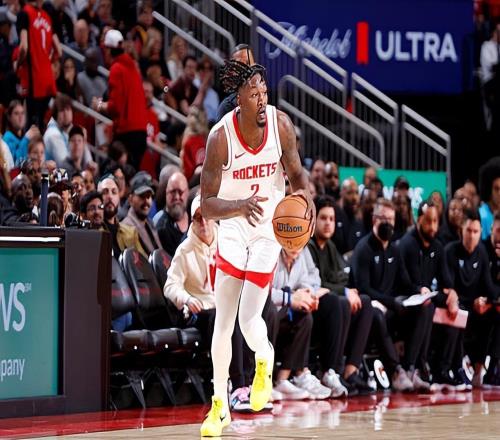 依稀看到了優(yōu)秀3D鋒線的影子，火箭鋒線新援的狀態(tài)也開始復(fù)蘇了