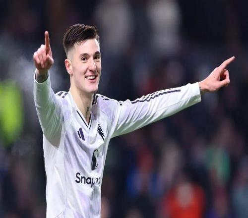 魯尼談蓄發(fā)哥：我敢打賭，若曼聯(lián)贏下第5場，他會崩潰