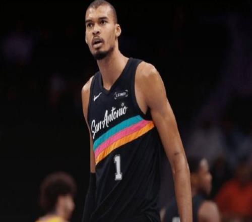 出戰(zhàn)8分鐘，狂砍25分3籃板，文班亞馬有望打破張伯倫的100紀(jì)錄