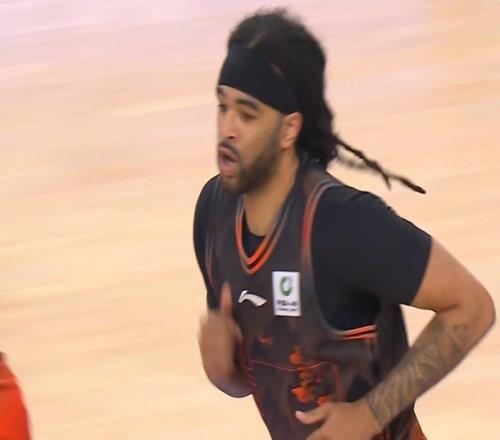 瓊斯豪取兩雙！高速男籃97：76廣廈，獲俱樂部杯季軍