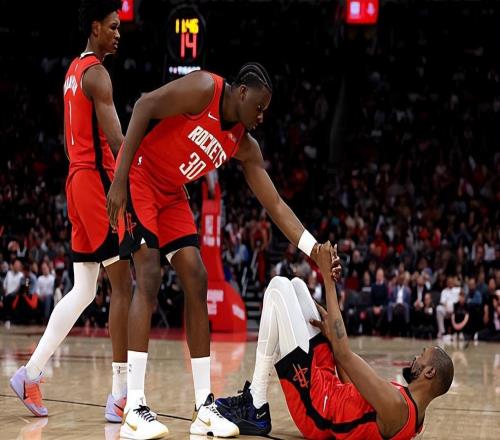 下滑實(shí)在是太明顯了！火箭替補(bǔ)中鋒真的不適合長(zhǎng)時(shí)間留在場(chǎng)上