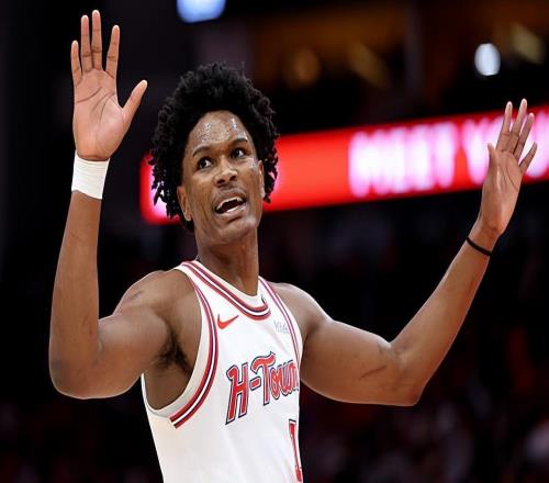 連技術(shù)都有些粗糙，結(jié)果火箭卻非要讓他繼續(xù)擔(dān)任先發(fā)控衛(wèi)