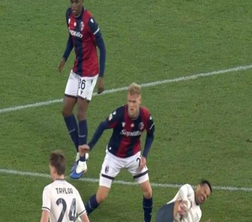 疼痛難忍，拉齊奧老將佩德羅因傷下場后淚灑賽場