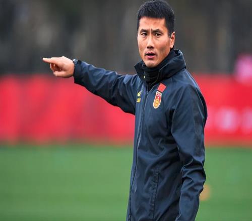 意外！曝足協曾接觸前中超新貴主帥，因報價太高才簽約邵佳一