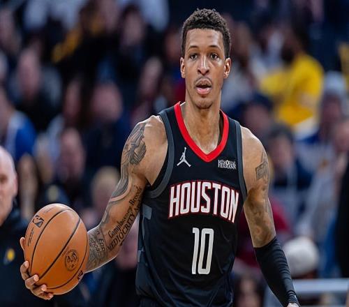 第一節(jié)就拿下9分，結(jié)果火箭鋒線新星在后三節(jié)加起來(lái)只得到了4分