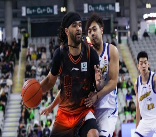 瓊斯首秀價(jià)值超過100萬獎(jiǎng)金新元素預(yù)示山東男籃的未來