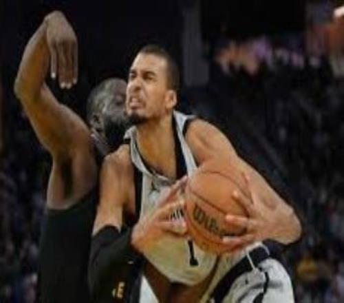 馬刺過勇士，文班終于跨過追夢