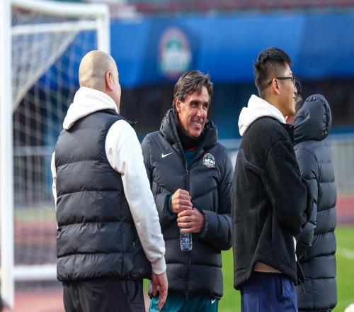 大爆冷！足協(xié)杯亞軍1比2輸給中甲球隊(duì)，新賽季6分開局，保級(jí)懸了