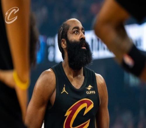 哈登騎士主場首秀只進(jìn)1球瘋狂喂餅助隊友創(chuàng)新高