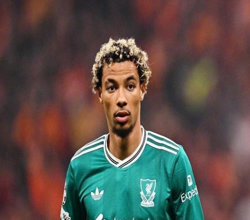 再遭邊后衛魔咒重創！薩拉赫超杰拉德，利物浦10力克最強升班馬