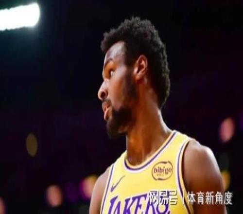 63+11記三分，一賽季，布朗尼打出來了