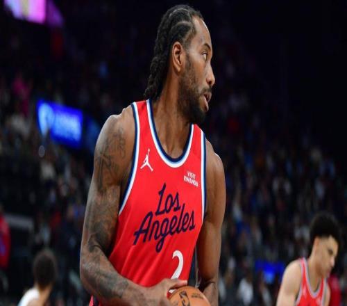 27戰(zhàn)20勝，帶傷絕殺火箭隊！哈登離隊小卡燃盡美媒送4大買斷目標(biāo)