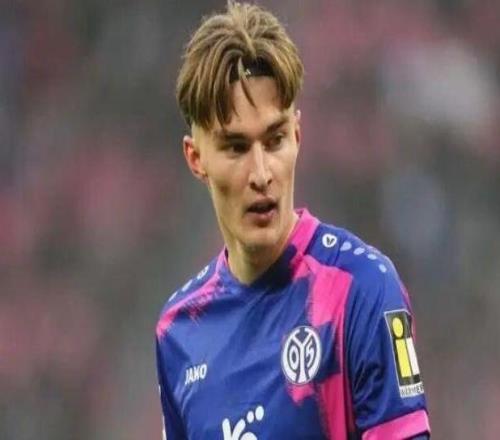 記者丨米蘭等多隊(duì)關(guān)注美因茨中衛(wèi)