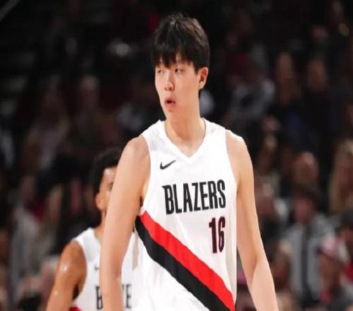 跟進(jìn)完成暴扣！楊瀚森垃圾時間提振士氣，開拓者慘敗