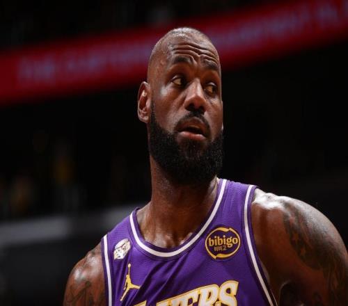 41歲詹姆斯三雙：創(chuàng)歷史最老紀錄連4場助攻上雙超斯托克頓神跡