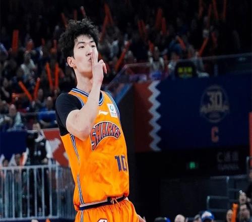轟18+8奪冠！中國男籃21歲1米96控衛(wèi)蛻變：新四字外援打動郭導(dǎo)