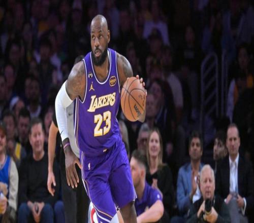詹姆斯暗示今年不退役！說(shuō)自己還能強(qiáng)勢(shì)打幾年！