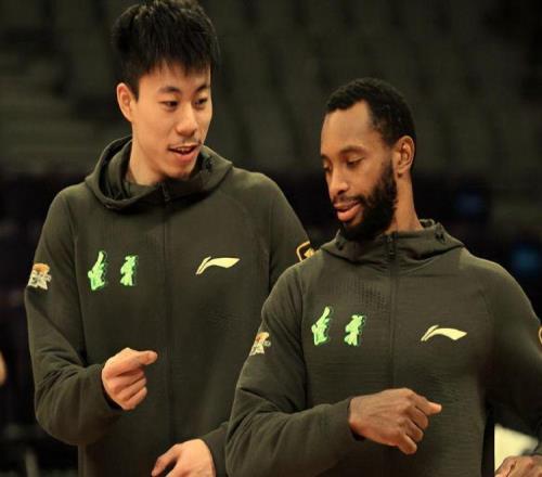 什么才叫冠軍體質弗格成為CBA首位雙冠王外援，張鎮麟發文慶祝