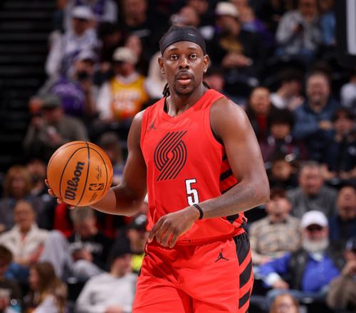 逆轉(zhuǎn)大勝！霍勒迪31+9+7，森薩博28+4，快船很無奈：西部第九易主