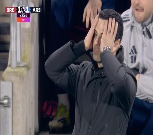 11戰(zhàn)平小蜜蜂，阿森納本賽季英超領(lǐng)先的情況下第三次丟分