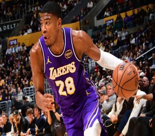 終于拿到了大量的出手機(jī)會(huì)，湖人鋒線大將也發(fā)揮出了自己的特點(diǎn)