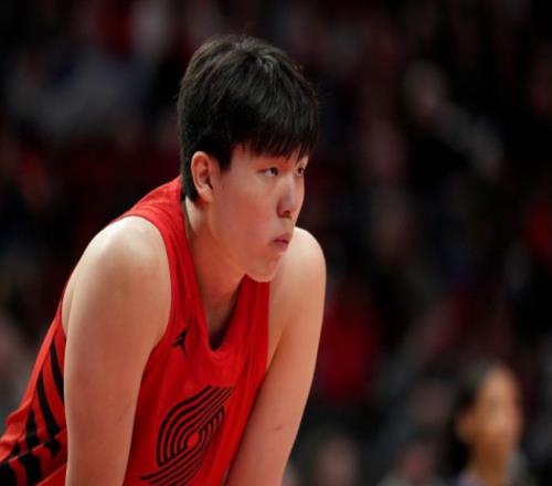 楊瀚森掙扎！開拓者三殺爵士，克林根轟23分18板，小文斯慘遭驅(qū)逐