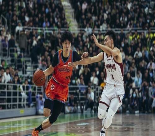 上海男籃11494擊敗山西男籃，衛(wèi)冕CBA俱樂部杯冠軍