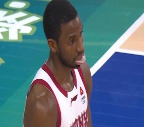 垃圾時(shí)間狂刷14分！迪亞洛前三節(jié)10中1惹爭(zhēng)議與白邊釀造沖突吃T