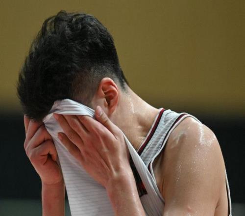 再砍27分12籃板！余嘉豪奮發(fā)圖強(qiáng)：一己之力，CBA俊才留洋新概念