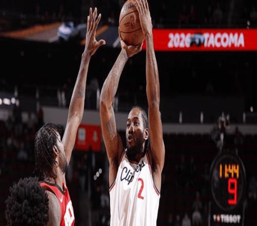 小卡27+11中投絕殺快船復(fù)仇火箭杜蘭特21+8+6申京16+9