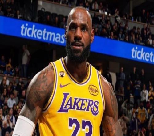 41歲零44天！詹姆斯超越馬龍，成為NBA歷史最老三雙球員