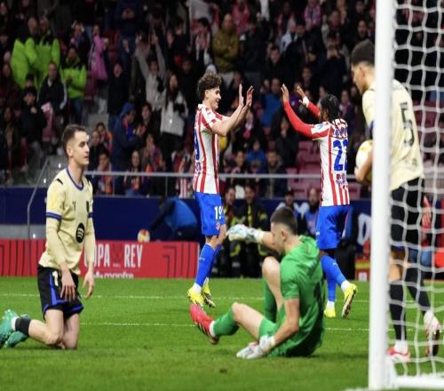 TA：弗里克的激進(jìn)防守戰(zhàn)術(shù)是雙刃劍，一旦失效后場的風(fēng)險巨大