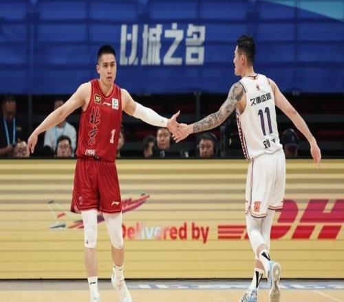 這次可以“半場開香檳”，上海男籃大勝山西隊，成功衛(wèi)冕CBA俱樂部杯