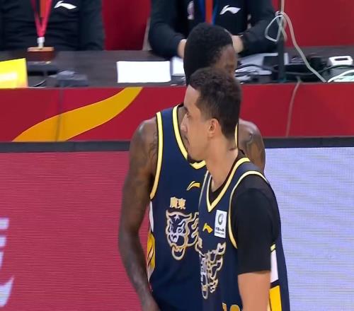 裁掉奎因廣東隊(duì)可能強(qiáng)行留下薩林杰，朱芳雨有望簽約第五外援！