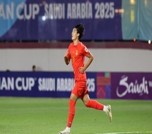 恒大足校官宣！布尼亞明加盟玉昆，轉(zhuǎn)會費100萬，海港遭炮轟