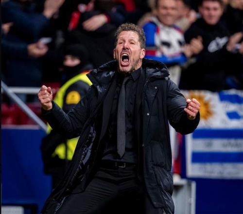 55歲西蒙尼搞心態(tài)：30領(lǐng)先打手勢挑釁亞馬爾后者無回應(yīng)