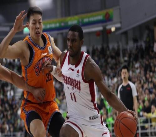 CBA最激烈一戰(zhàn)！全場6人犯滿狂送84罰球：迪亞洛挑釁大白邊險(xiǎn)被揍