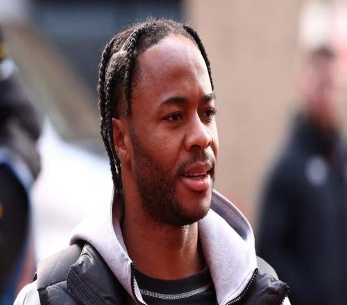 鏡報(bào)：斯特林在與18家俱樂部接觸后，最終選擇加盟費(fèi)耶諾德