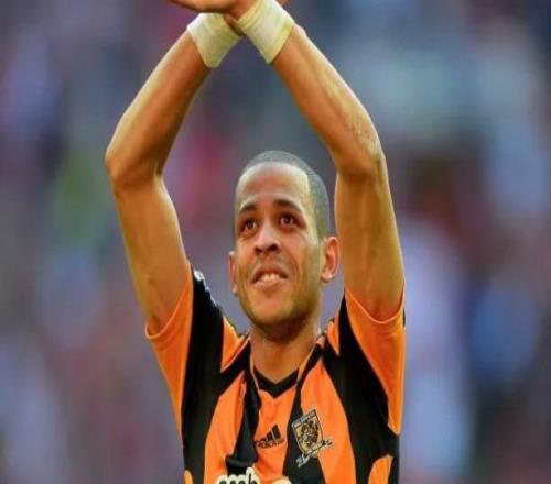 前隊(duì)友：客場出征時我們在大巴上玩游戲，羅塞尼爾在研究足球