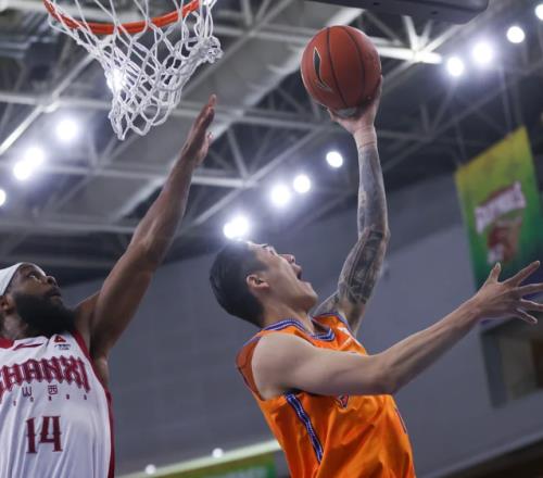 16中11助上海衛(wèi)冕！35歲老將狂轟24分，但對(duì)中國(guó)男籃卻不是好消息